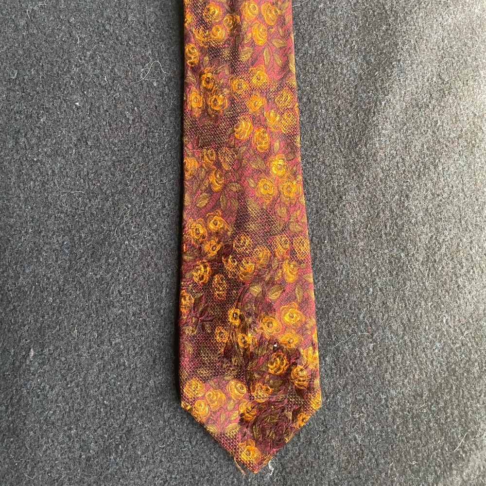 Ungaro 100% silk Tie
